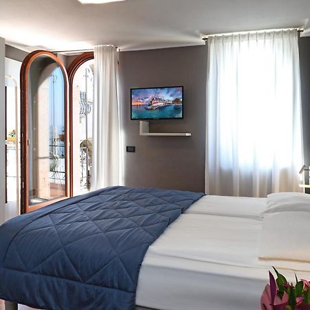 Albergo All'Ancora Garda  Eksteriør billede