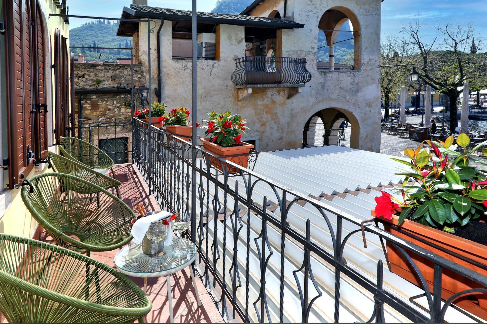 Albergo All'Ancora Garda  Eksteriør billede